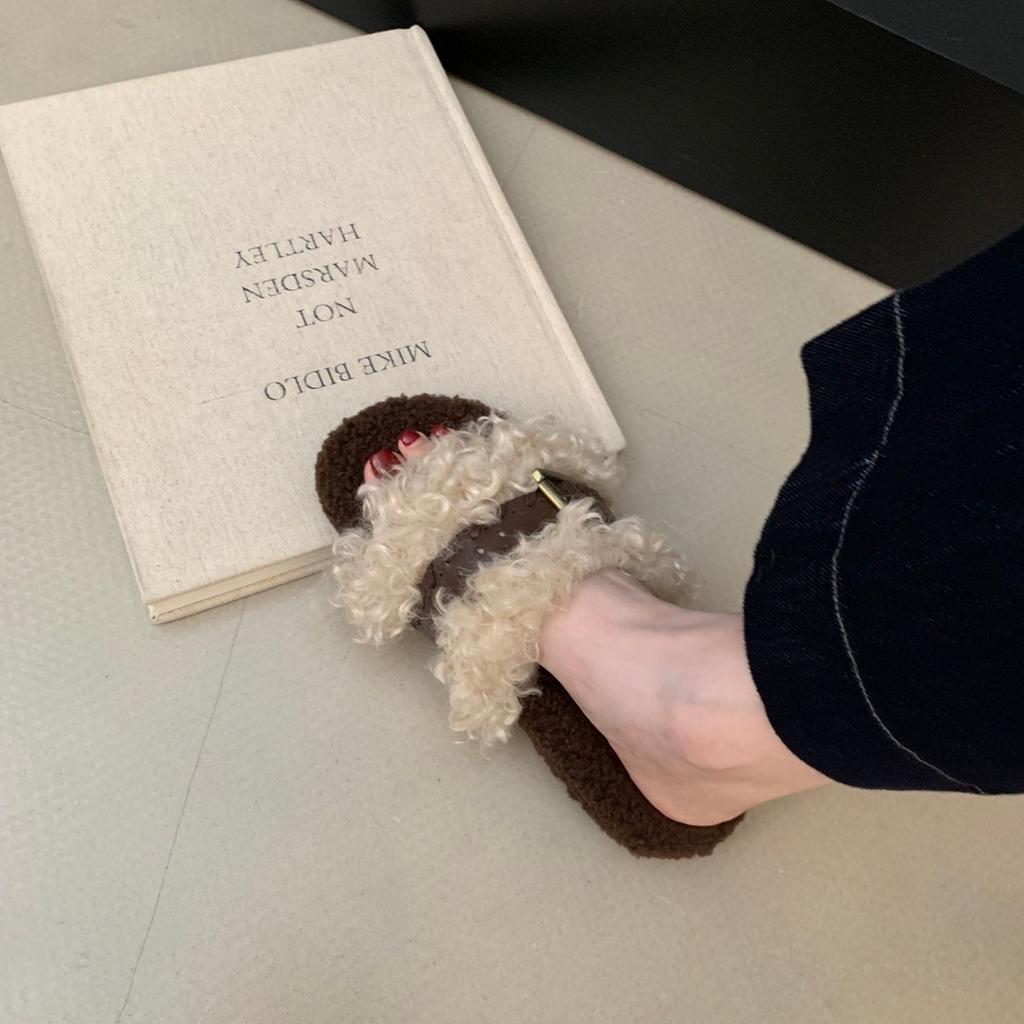 Thick-bottomed fluffy slippers women's autumn and winter outer wear 2025 new belt buckle curly hair cute outer wear one-word sandals