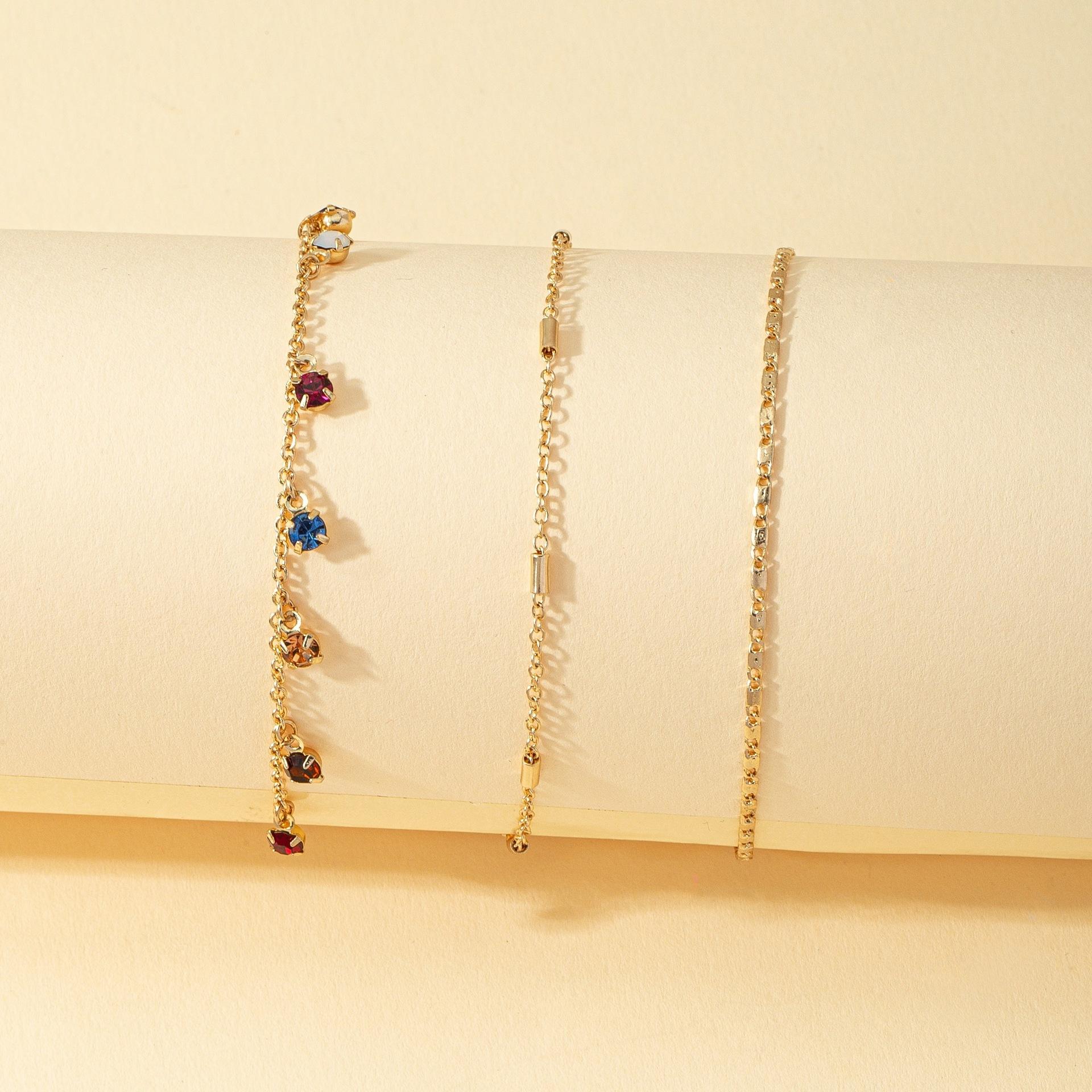 

Strip Yellow Rhinestone Pendant Round Tube Chain Bracelet Suitable for Ladies Girls Party Pie Vacation