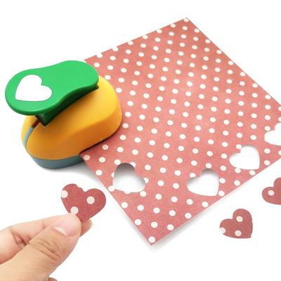 Ismosm Bastelstanzer Formen, Herzförmiger Papierausstecher Herzlochstanzer für Kinder, Papierbasteln, Scrapbooking, Kartenbasteln.