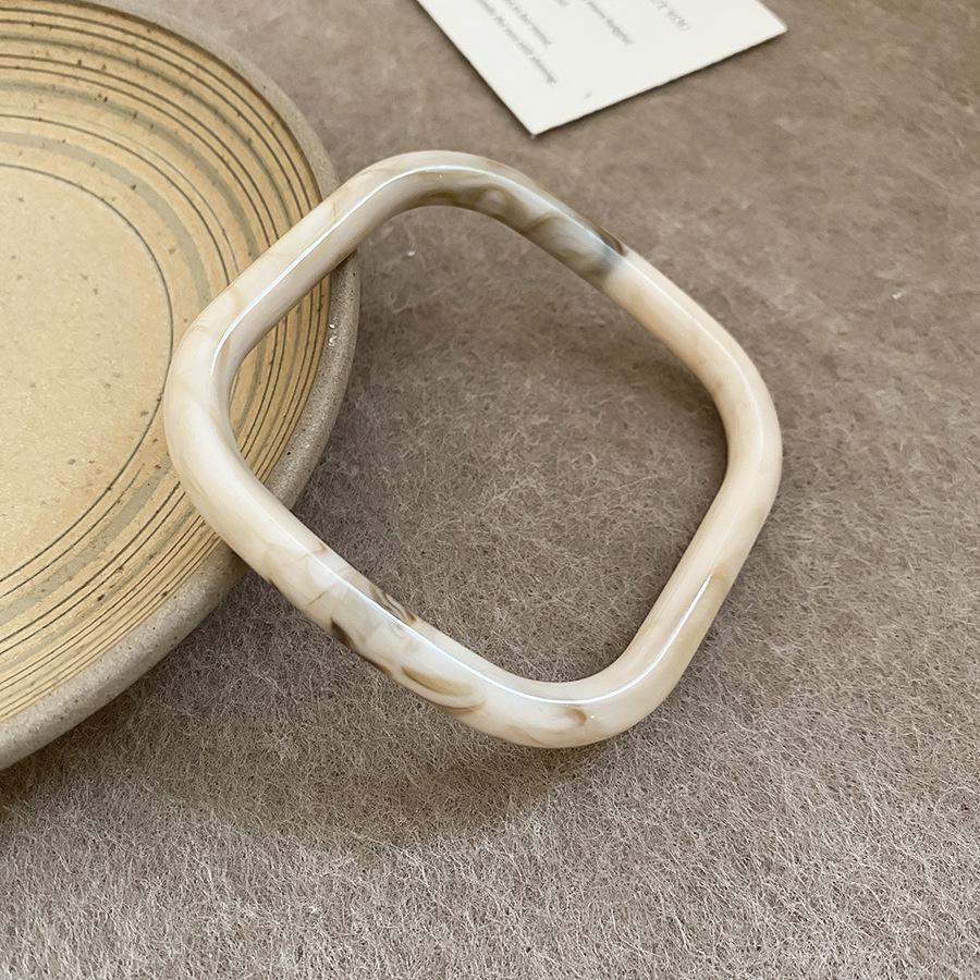 European and American Fashion High-End Marbled Acrylic Bangle Bracelet - Women's Versatile Hand Jewelry