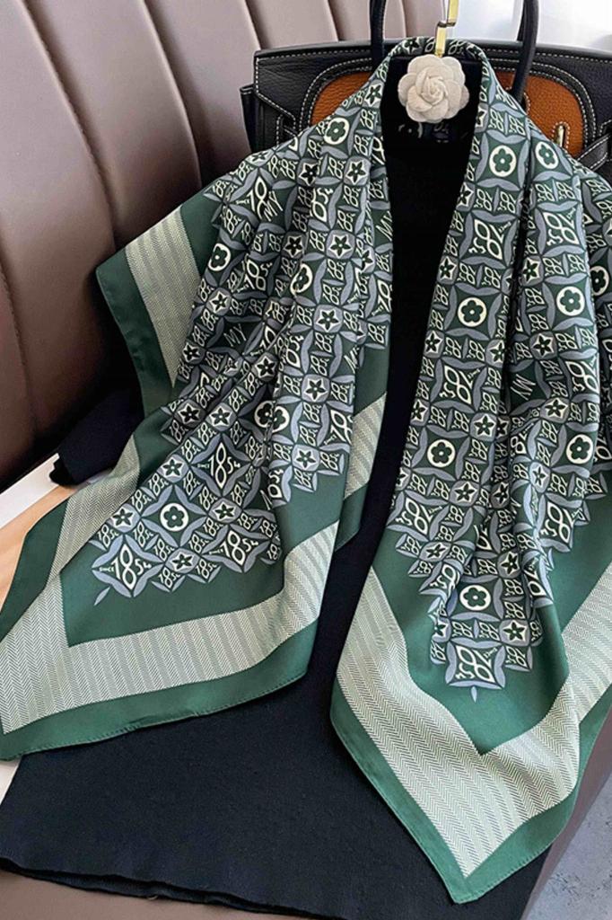 Women' Green Scarf 90X90 - Geometric Elegance in Bottle Green