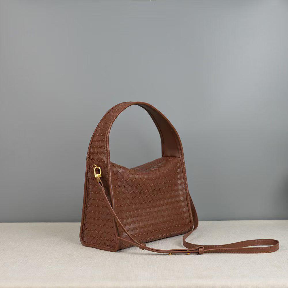 Women's 2026 Fashionable Woven Cowhide Shoulder Bag - Versatile & Simple Design