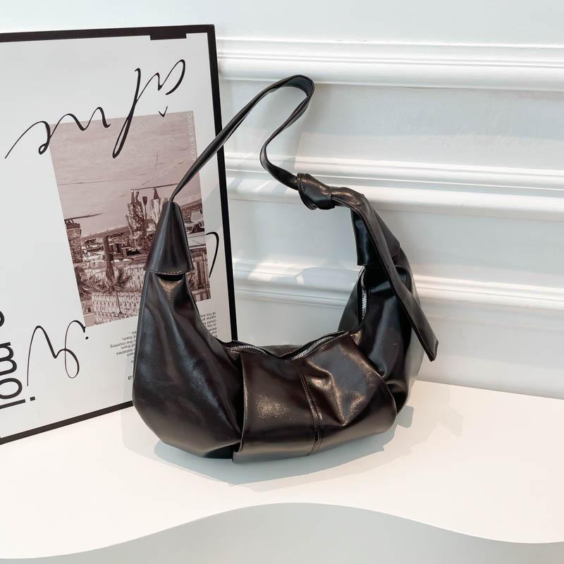 

Повседневная сумка через плечо в иностранном стиле, большая вместимость, мягкая кожа, ретро, 2025, корейский, ins, ленивый ветер, плиссированная сумка-пельмень, женская