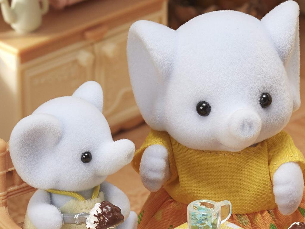 Epoch Sylvanian Families Elephant Doll Set FS-38 ST Certification For Ages 3 and Up Toys Dollhouse