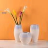 Ručně vyráběná moderní minimalistická keramická váza pro kreativní květinová aranžmá
