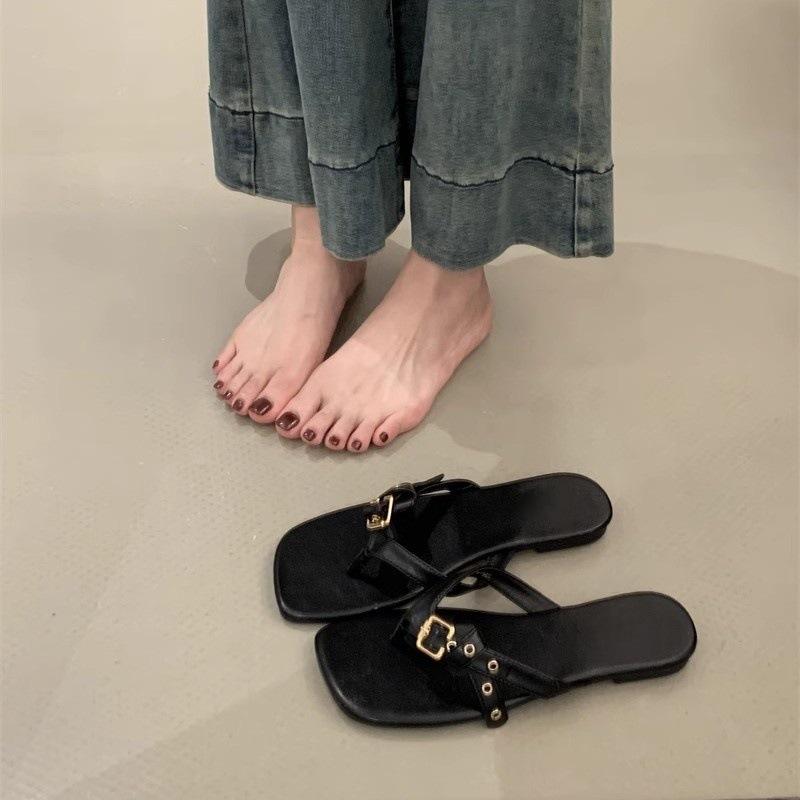 In the summer of 25, the new Korean version of the niche design belt buckle flip-flops open-toed sandals mid-toe flat-bottomed cool slippers