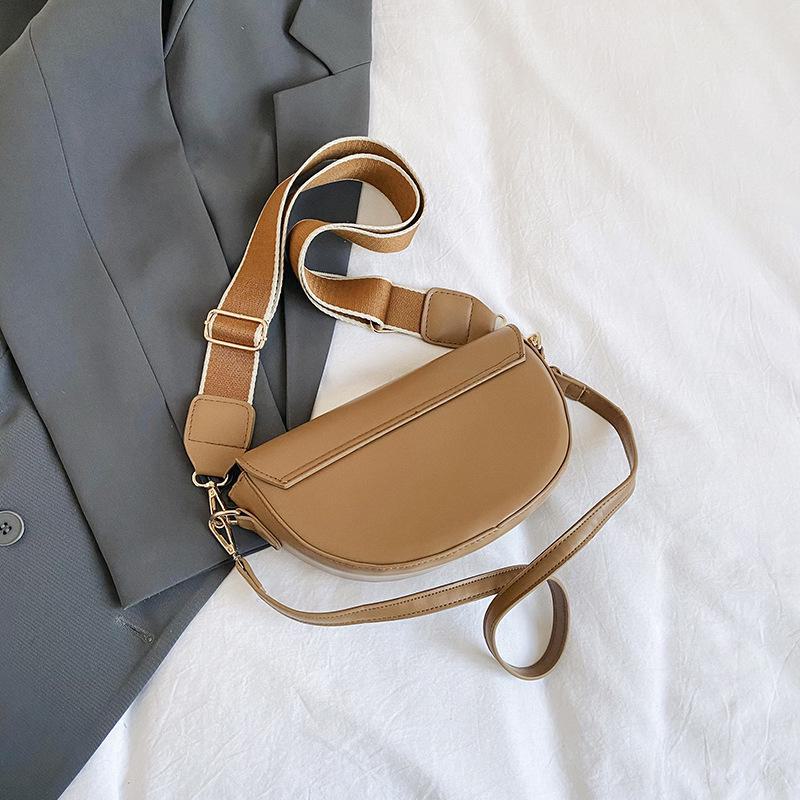 Women's Winter 2023 Simple Casual Crossbody and Shoulder Saddle Bag