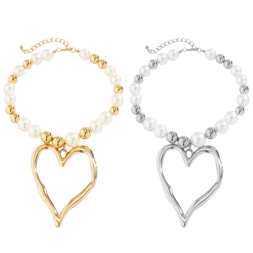 Unique Irregular Heart Pendant Necklace Fashionable Beads Necklace Stylish Neck Jewelry Suitable for Various Occasions