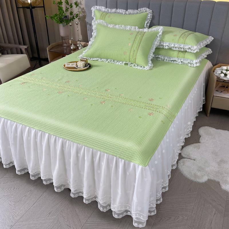 Class a Cool Feeling Ice Silk Covoraș de vară Fusta de pat Trei piese Princess Style Ins Air Conditioning Covoraș moale Dantela Lenjerie de pat