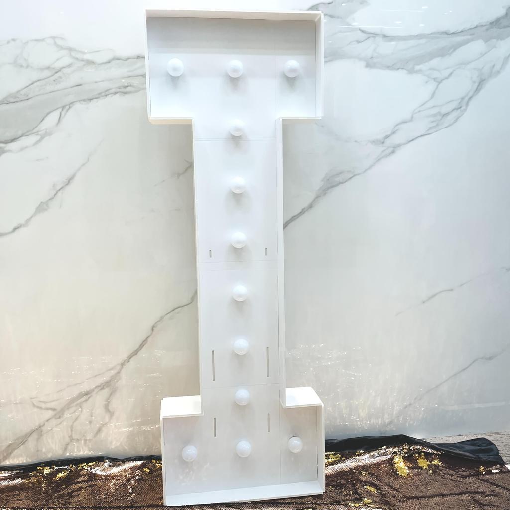 4FT/120cm Bokstav KT-skiva med Kallvita LED-lampor – Bakgrund för Bröllopsförslag, Dekoration för Födelsedag och Examensfest – Ljusbåge för Inomhusevenemang