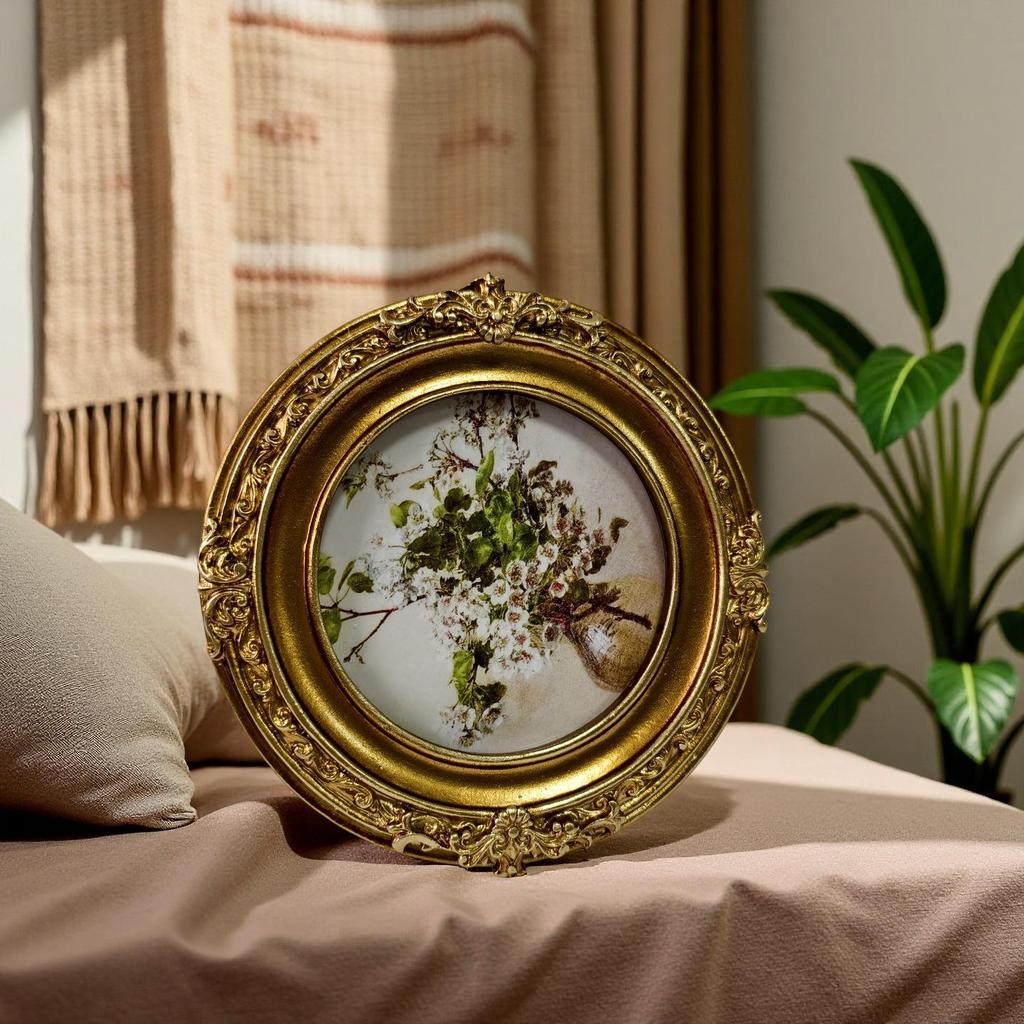 European Retro Carved Photo Frame: French Light Luxury Resin Decor for Wall or Tabletop in Living Room or Bedroom.
