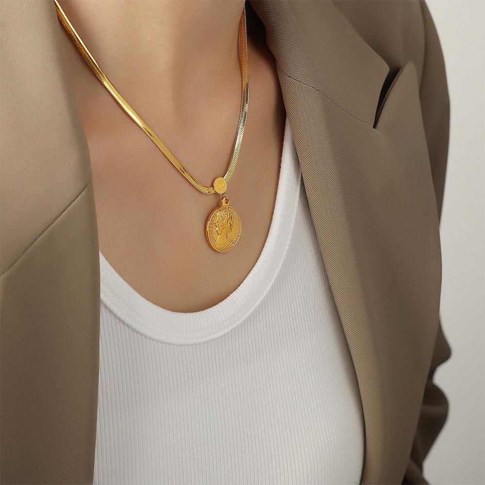 Fairy Collarbone Chain Light Luxury Portrait Exquisite Pendant Female Titanium Steel Plated 18K Real Gold Necklace