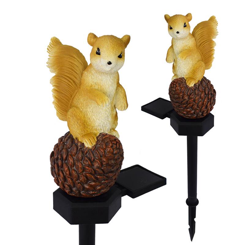 Solar Powered Pine Cone Squirrel Outdoor Decorative Light
