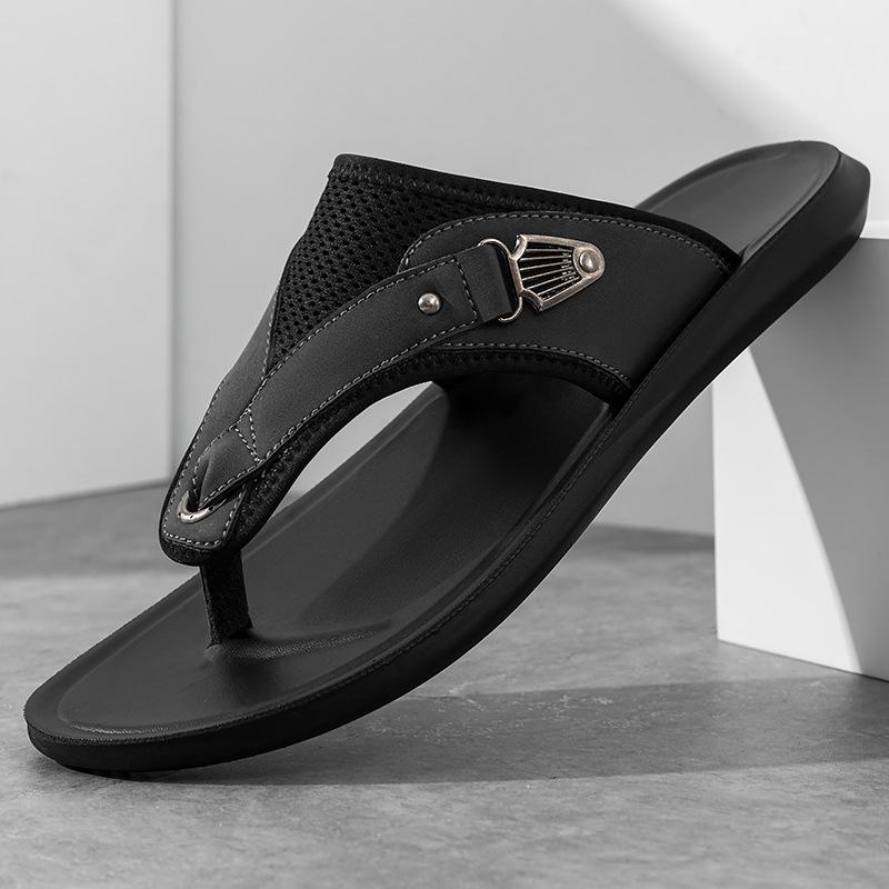 Men's Slippers High Quality Leather Sandals 2025 Summer New Men's Flip Flops Outdoor Casual Beach Slippers for Men Flat Sandals