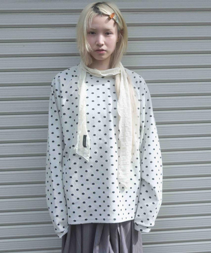 KOOKEESEE Rip Dot Raglan Tee (White)