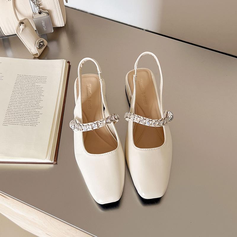 Xiaoxiangfeng flat-bottomed bag head rear empty sandals women's 2025 summer new temperament versatile French rhinestone Mary Jane shoes