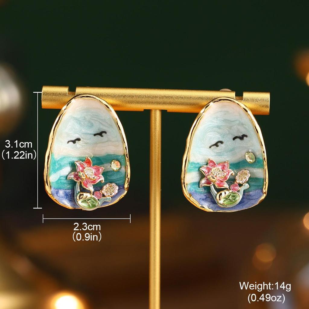 Seria obrazów Van Gogha Moneta: Kolczyki sztyfty z emalią i naturalną perłą w kształcie francuskiego kwiatka, srebro próby 925, kolekcja letnia.