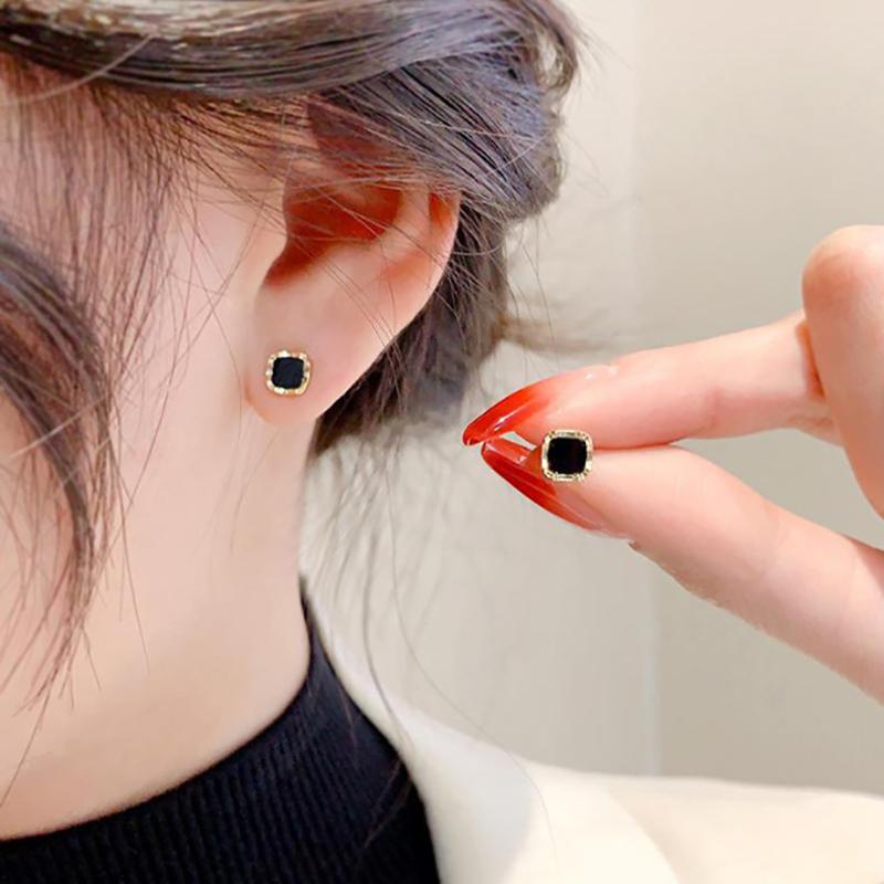 1Pair Korean Style Black Square Ear Studs For Women Elegant Light Luxury Geometric Earrings  Trendy Jewelry Gift