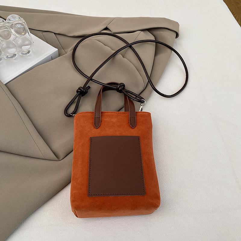 2025 Autumn and Winter Mobile Phone Bag Small Satchel Female Popular This Year Leopard Print Bucket Bag Mini Messenger Bag Hand Carry Small Bag