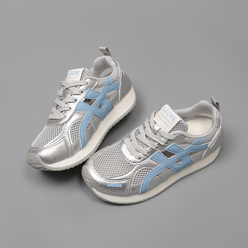 

Summer mesh breathable imitation leather German training shoes sports sandals women s 2025 new Forrest Gump shoes 40 серебряный