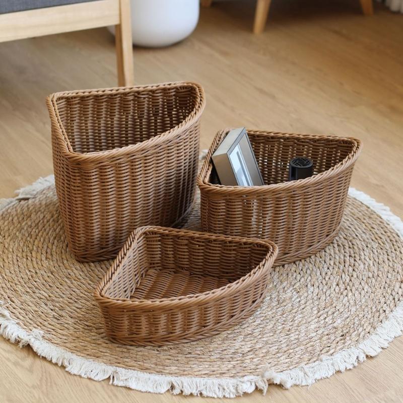 Tragbarer Eckkorb aus Kunststoff Belüftetes Regal Organizer Aufbewahrungsbox Ideal für Handtücher Kleidung und Haushaltsgegenstände