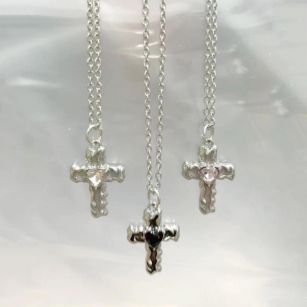 New Gothic Heart Zircon Cross Necklace Black Crystal Punk Y2K Heart Cross Chain Pendant Necklace for Woman Daily Wear
