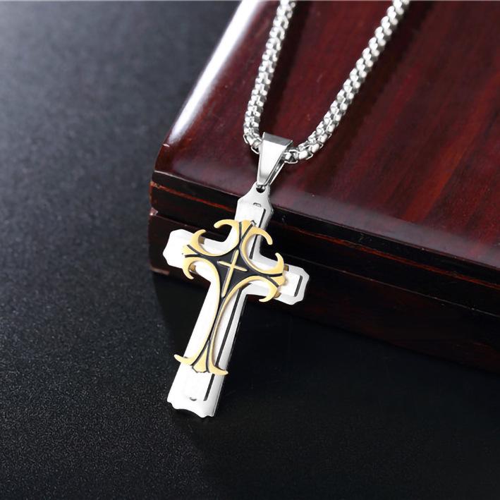 2026 Collana a Pendente Multistrato con Croce in Acciaio Inossidabile alla Moda in Stile Retro Europeo e Americano