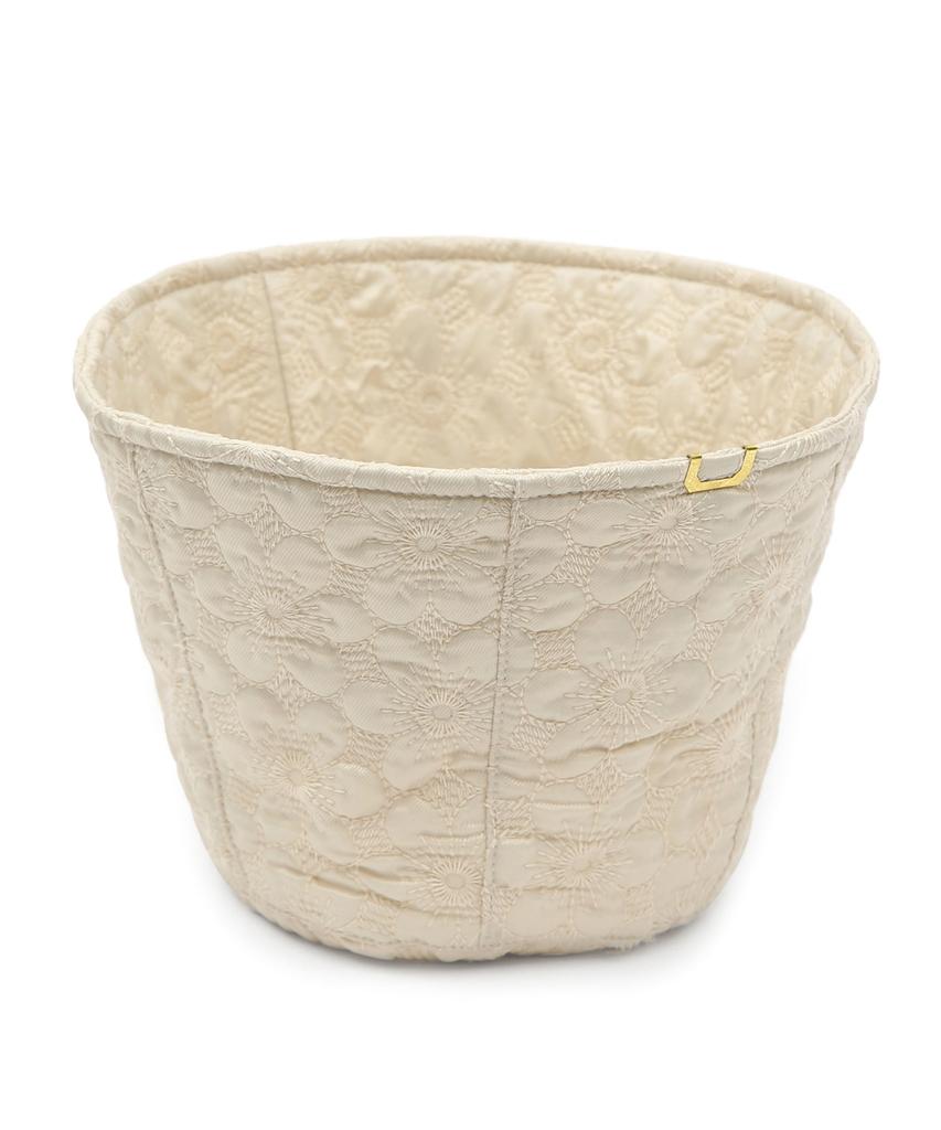 Eondeokeonteulolseutyudio Winter Padded Bucket Hat Stand Bucket / Bonded Flower / Cream