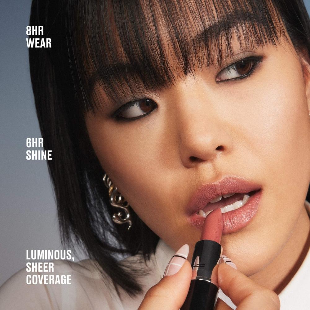 Mac CosMetics LustreGlass Sheer Shine HydratinG 8hr Lipstick 0.1 Oz 3.5 G huG Me Blushed Nude