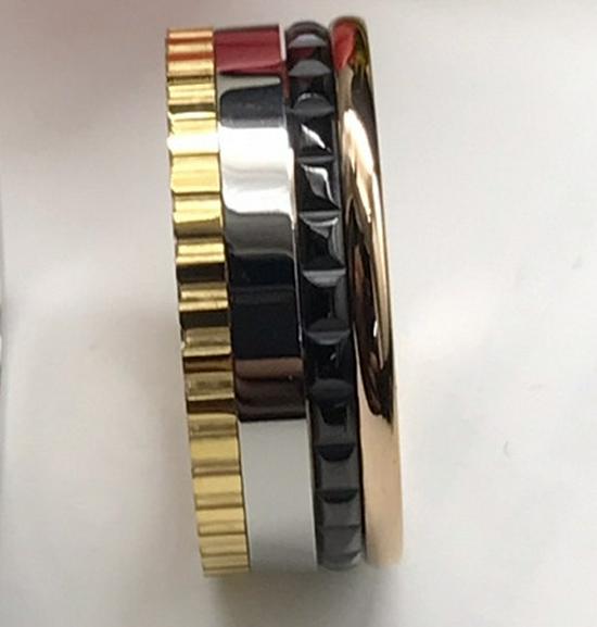 Pierścionek z zębatką w kształcie kostki lodu z diamentami inspirowany szczęściem V Gold dla par - uniseks i stylowy