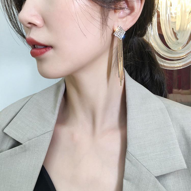 925 Silver Needle Claw Chain Tassel Diamond-Studded Earrings, Long High-End Studs with a Fairy-Like, Face-Slimming Design.