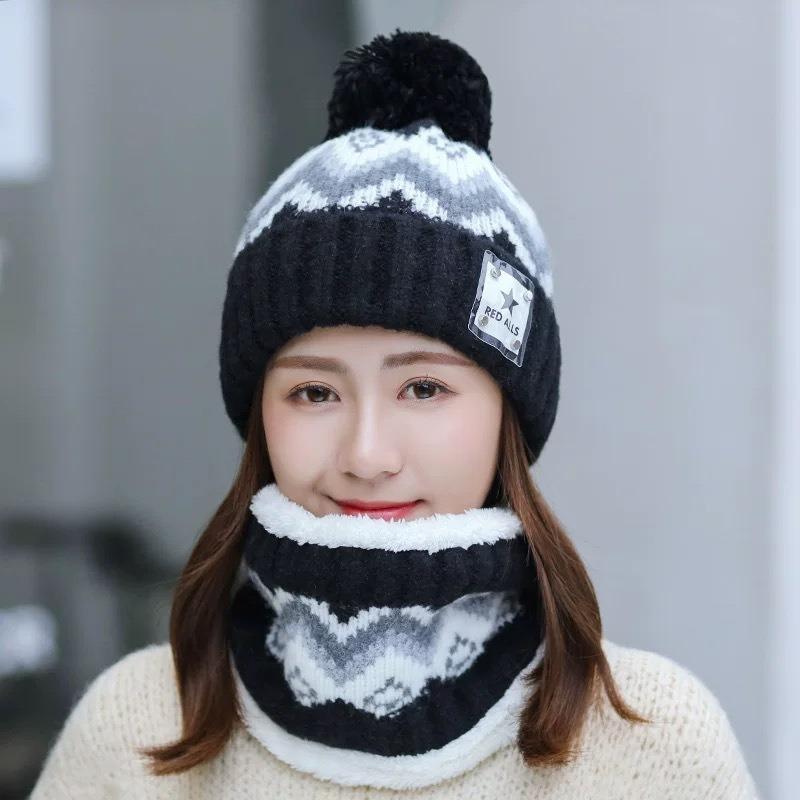 New Autumn and Winter Fleece Thickened Ear Protector Wool Hat Women's Cycling Cold Winter Knitted Cotton Hat Trend