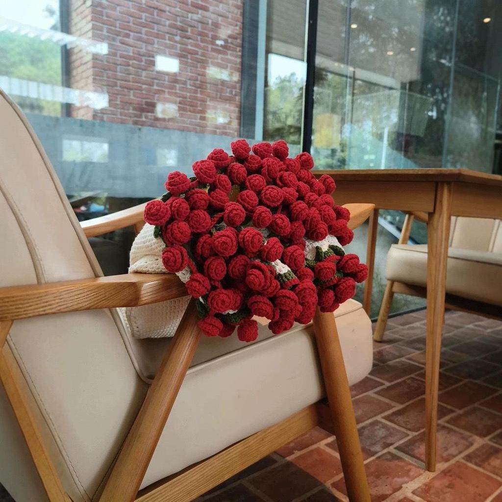 Hand-Knitted Tulip Floral Rose Sofa Throw Blanket