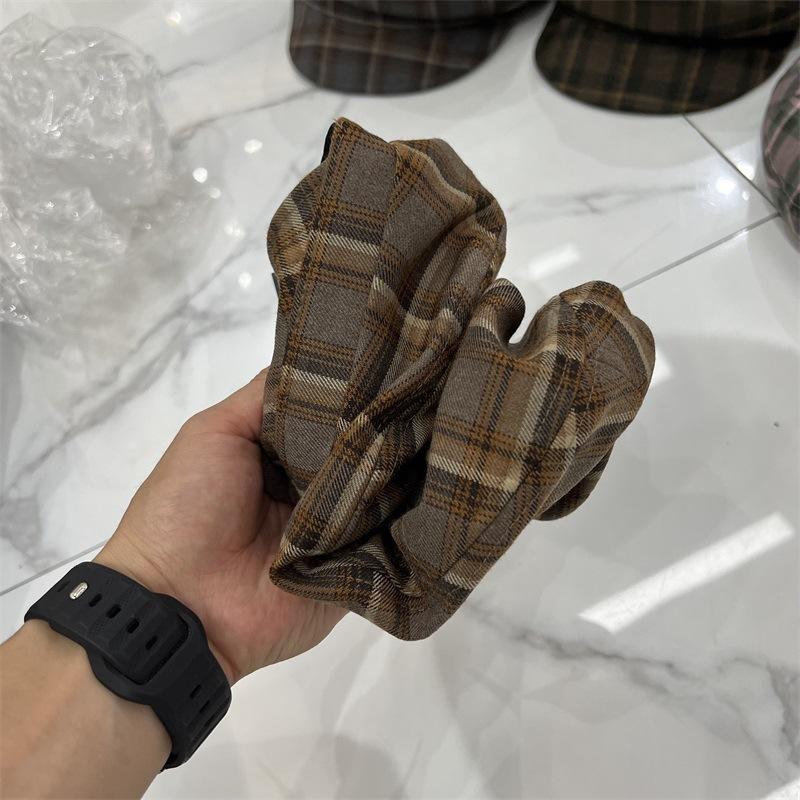 New retro polished plaid soft brim cap women's literary small fresh beret pastoral newsboy hat