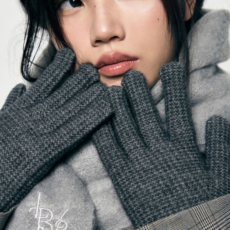 Leathery Finger Hole Touch Gloves [4COLOR]