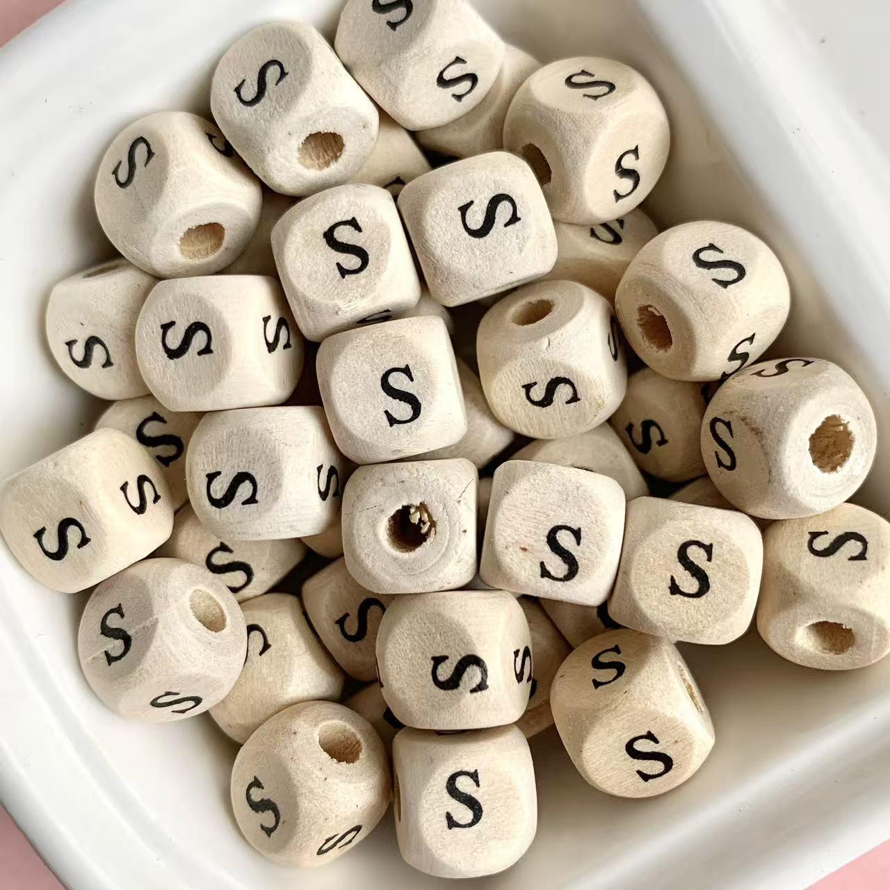 

10mm/8mm Natural Wood Square Beads with English Letters - High-Quality Toy Beads 8mm x 8mm