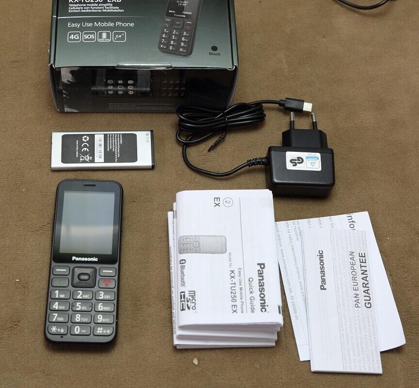 Мобильный телефон Panasonic KX-TU250 черный