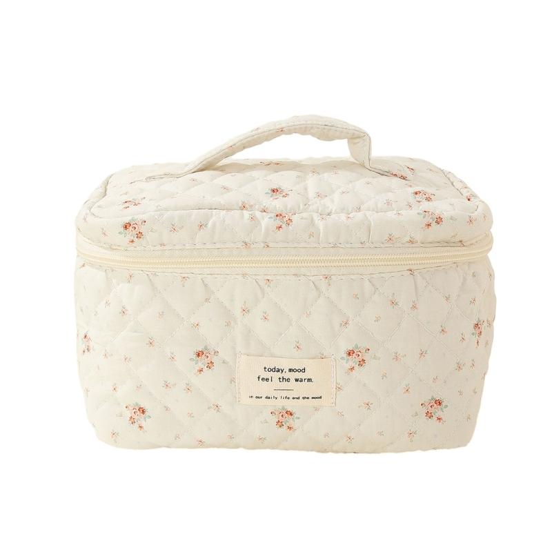 

Stylish Flower Pattern Pouch for Makeup Storage Durable Cosmetics Organizer Bag Fashionable and Cute Beauties Organizer