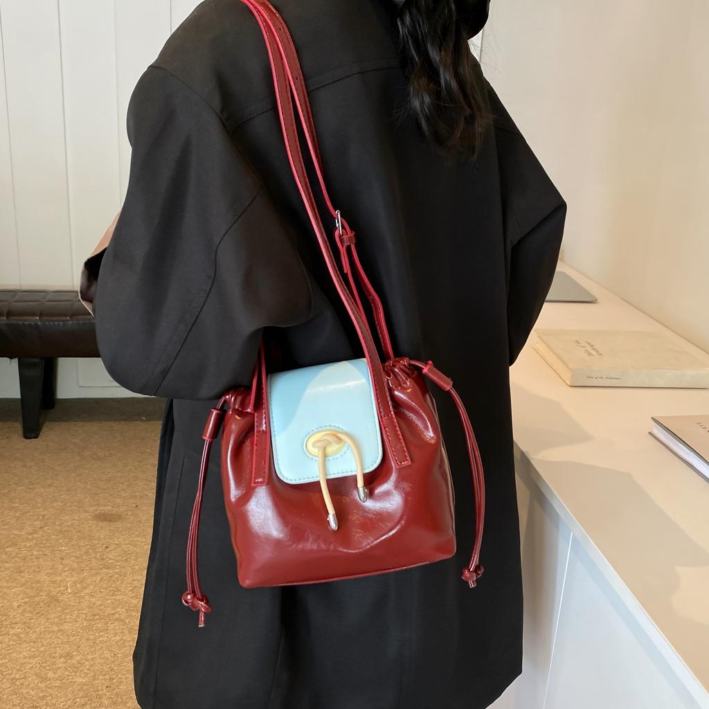 Fashion Trend Contrasting Retro Style Bag New Niche Design Single Shoulder Diagonal Cross Drawstring Bucket Bag