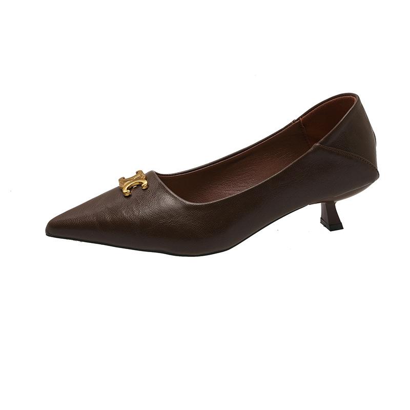 

2025 зима новые неглубокие одинарные туфли женская обувь универсальная мода женская ниша личность тонкий каблук женская обувь тренд 40