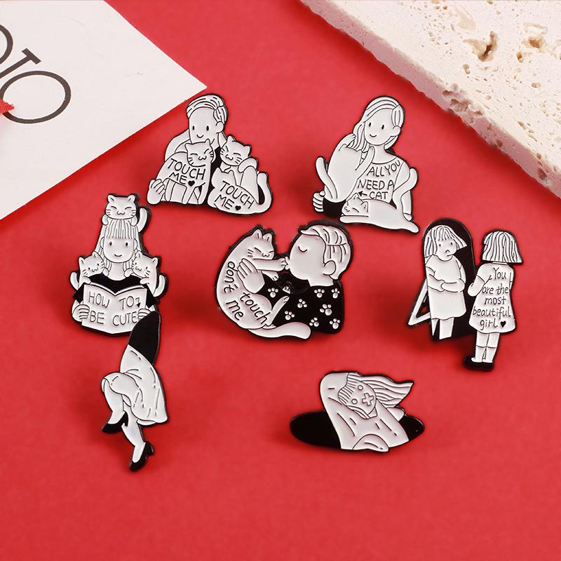 Cat Reading and Playing Brooch: Fashionable and Reflective Cartoon Badge