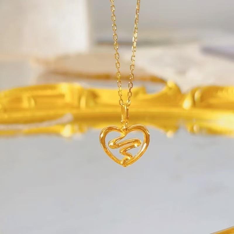 Spirit Snake Necklace Female Simple Love Niche Design Heart-shaped Neck Chain High-end Collarbone Chain Zodiac Jewelry