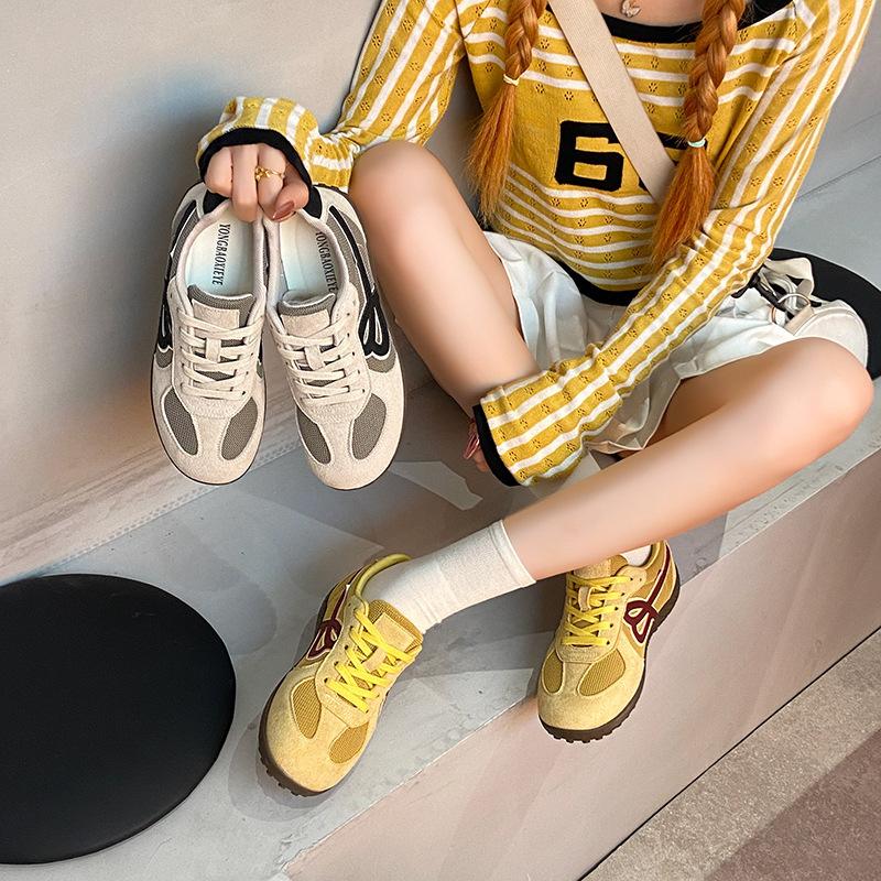 Damen Sommer Retro Mesh Casual Atmungsaktive Kleine Weiße Schuhe mit Dicker Sohle Weichsohle 2025 Neue Deutsche Trainingsschuhe Weiches Leder Sportschuhe