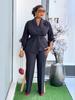 Damen Plus Size Taillierter Schwarzer Anzug Set mit Rüschenärmeln und 3D-Blumen Blazer