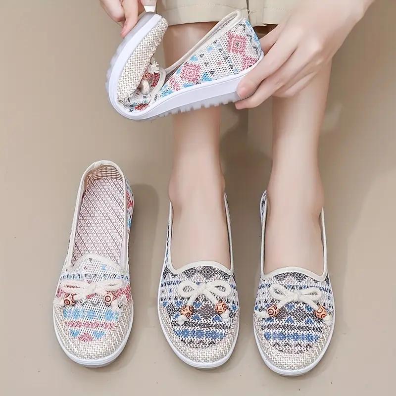 Summer Mesh Shoes for Mothers, Breathable Mesh Fabric Shoes for Women, and Soft-soled Embroidered Sandals for Women