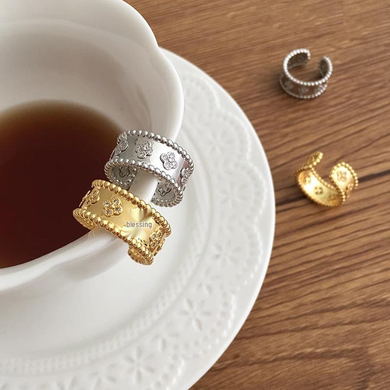 Kaleidoscope Diamond-Studded Four-Leaf Clover Ring: Trendy, Non-Fading, Light Luxury Jewelry