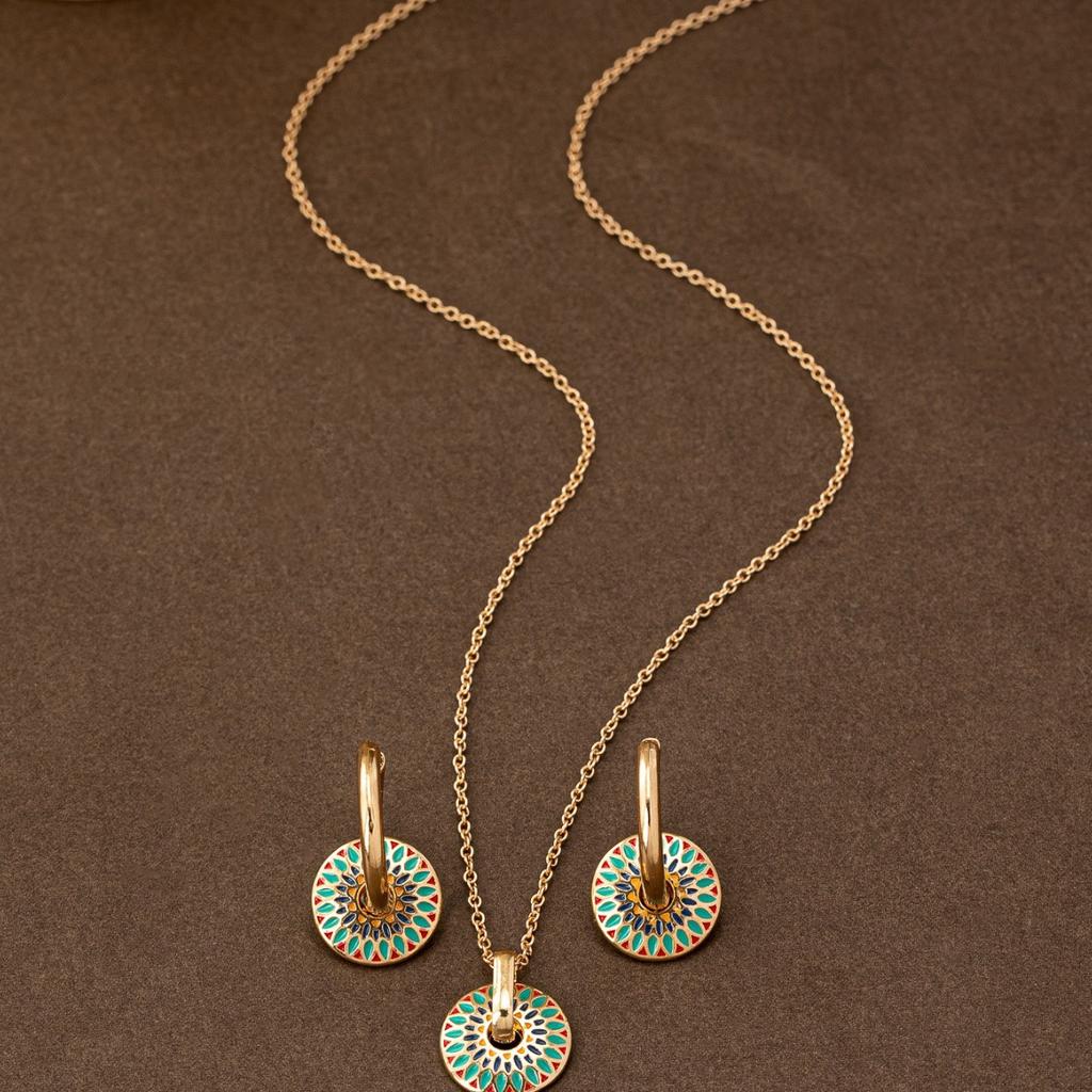 Retro Painted Daisy Pattern Sense Fashion Simple Personality Necklace Earrings Light Luxury Jewelry Set