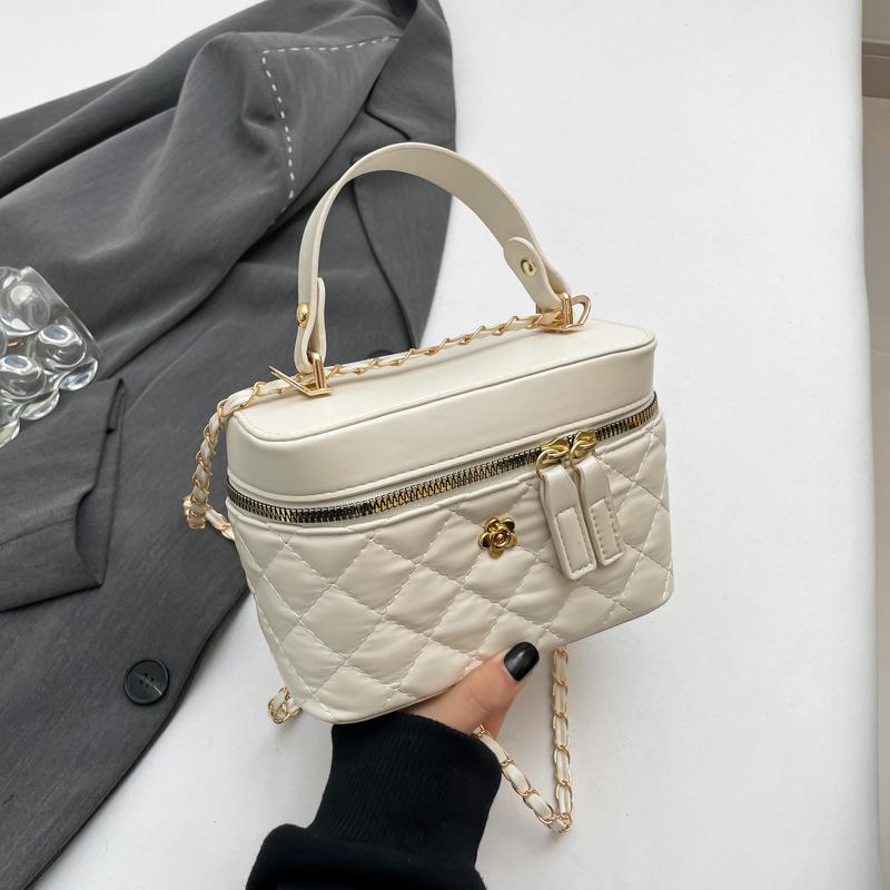 2 Winter new diamond chain portable women's bag fashionable personality shoulder crossbody bucket bag