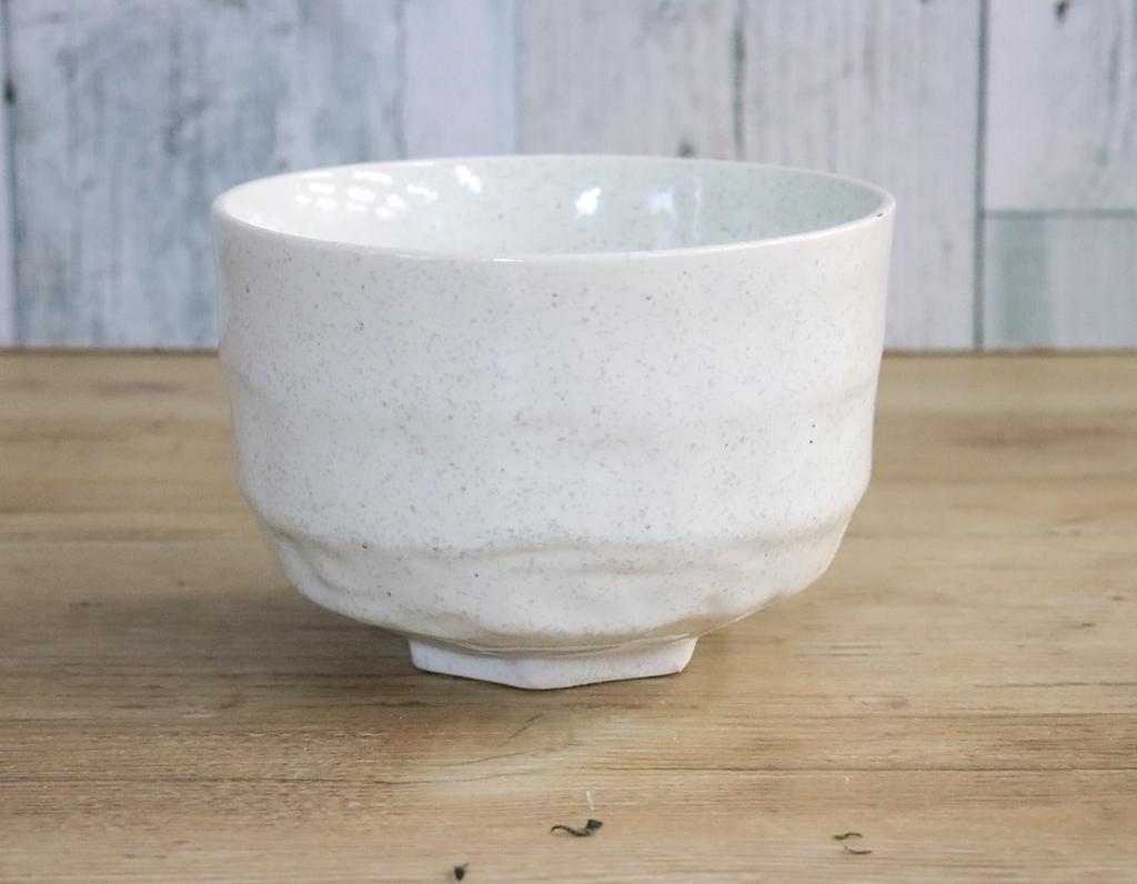 Mino Ware Japanese Cafe Series Echigo 1 Piece H7 X W10 X [Matcha Bowl/Small Bowl] White, (Size D10cm)