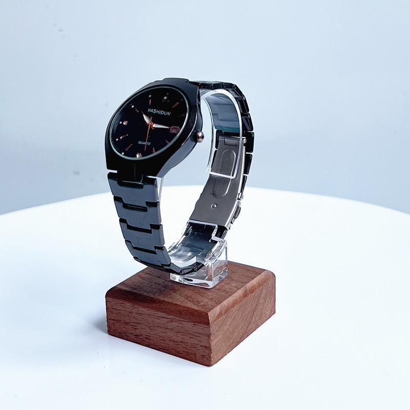 Kratzfester Holz-C-förmiger Uhrenhalter 1 Stück Schmuck-Ausstellungsständer für Armbandgeschäft Vitrinenverwendung